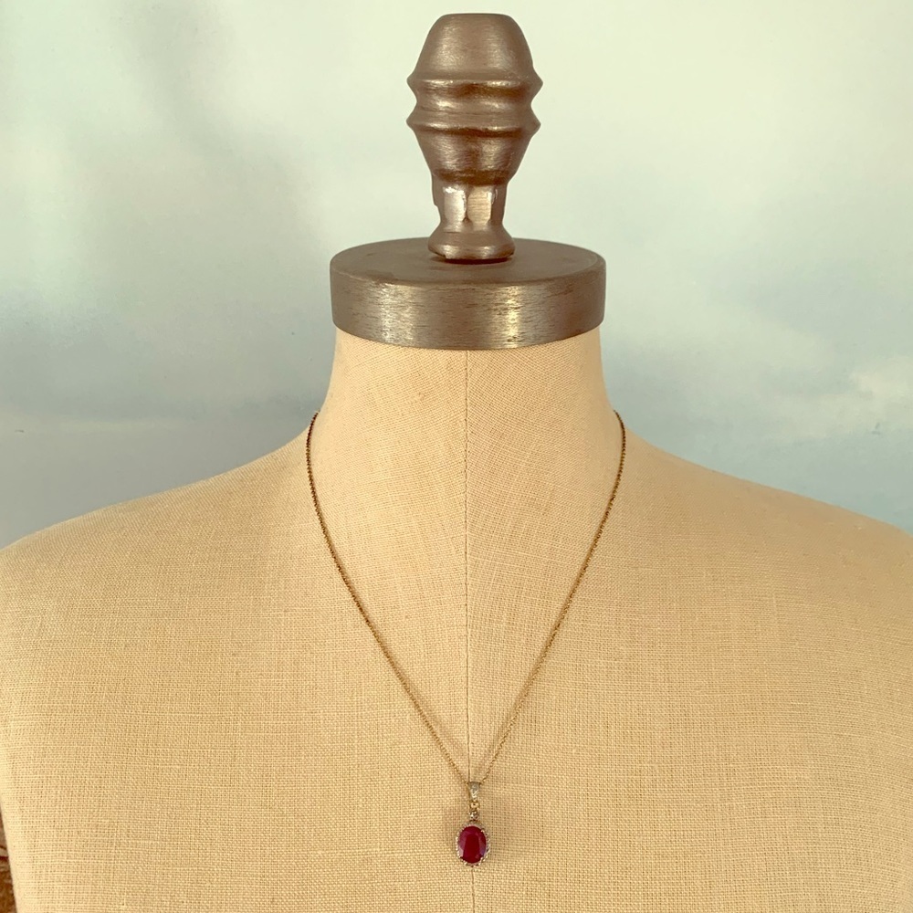 Women’s faux gem pendant necklace